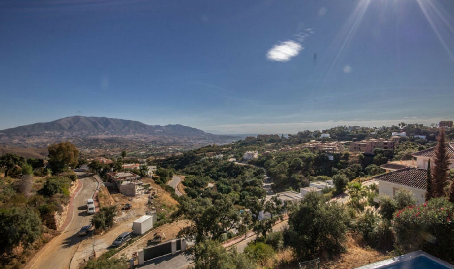 Resale - House -
La Mairena