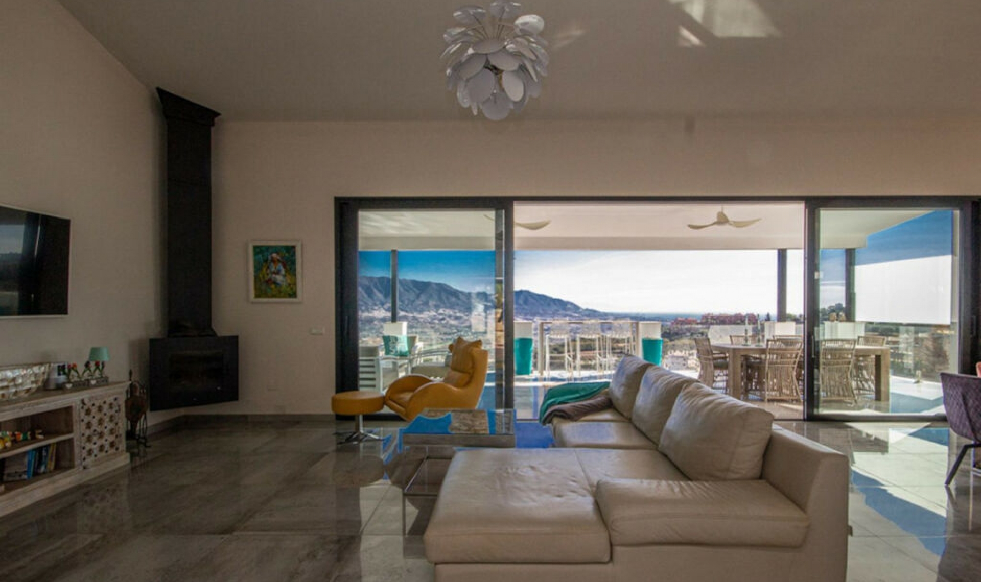 Resale - House -
La Mairena