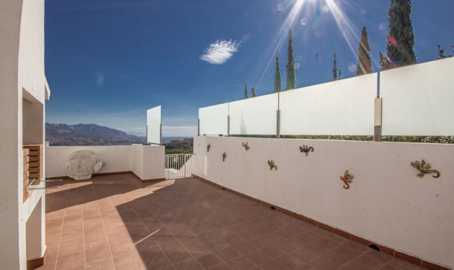 Resale - House -
La Mairena