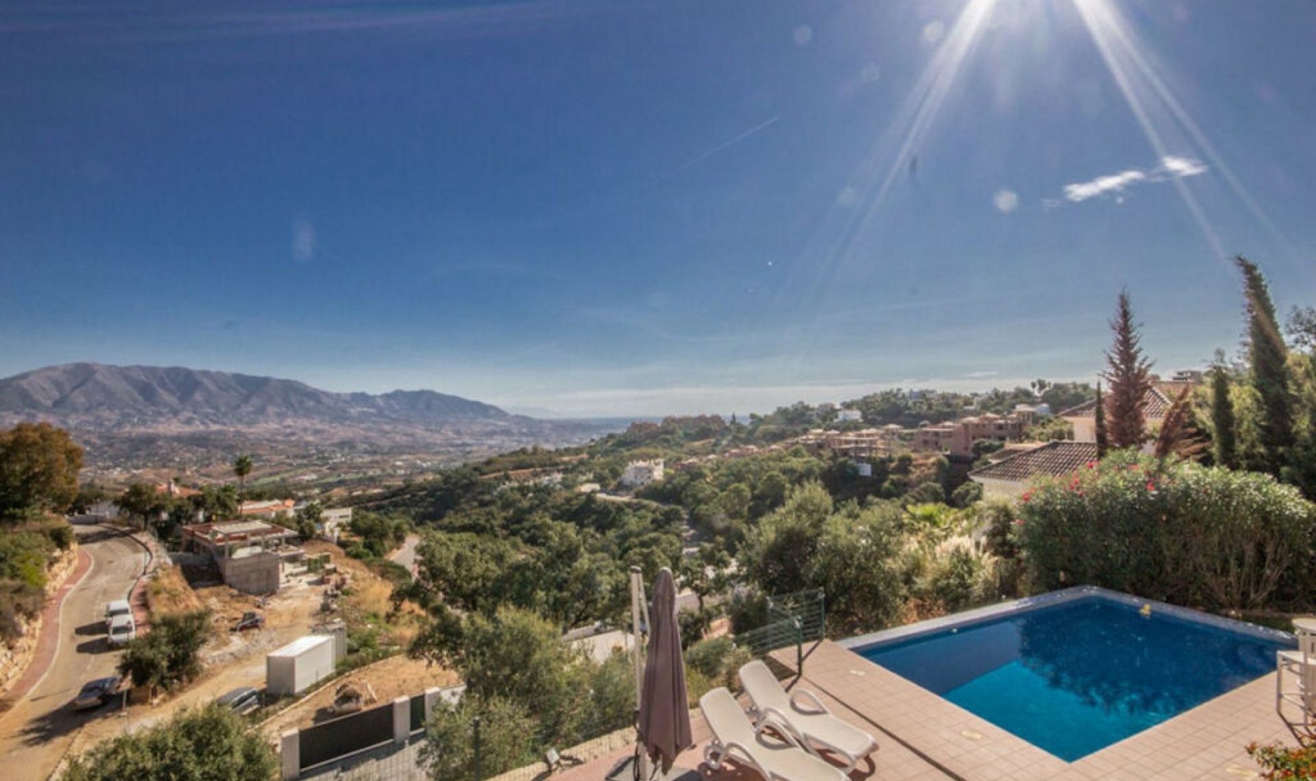 Resale - House -
La Mairena