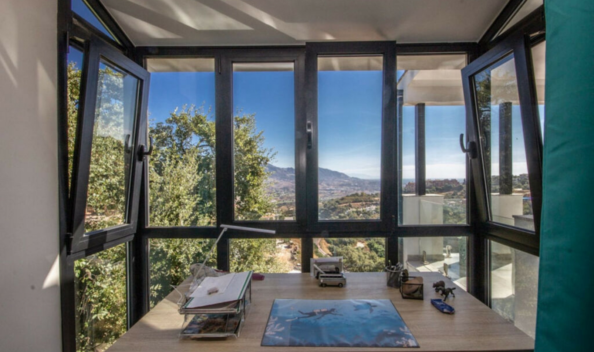 Resale - House -
La Mairena