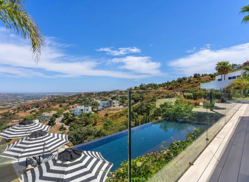 Resale - House -
La Mairena