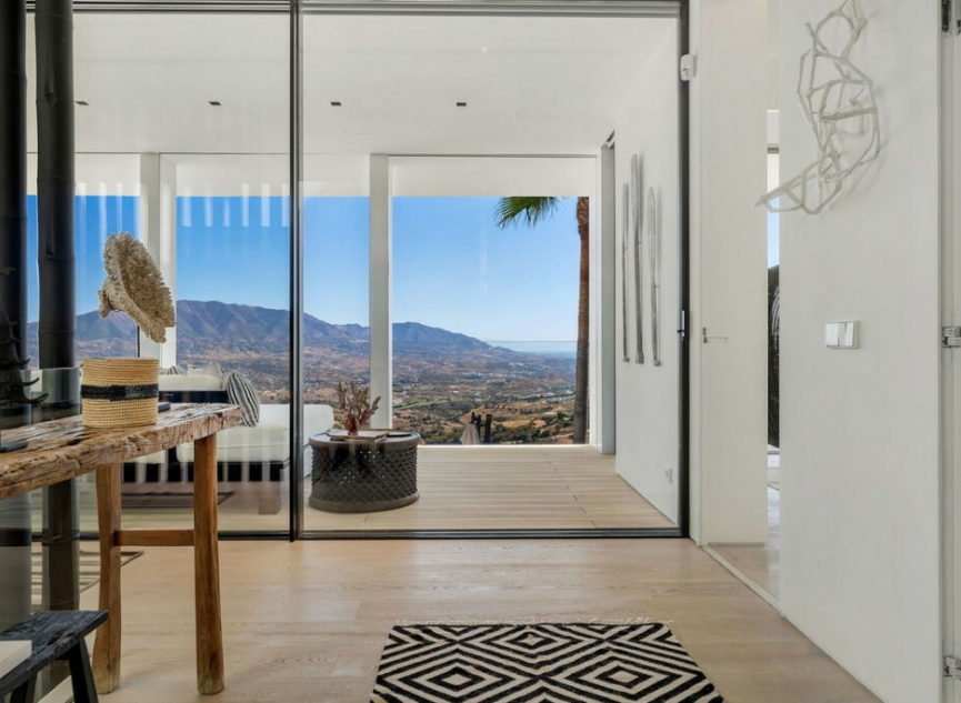 Resale - House -
La Mairena