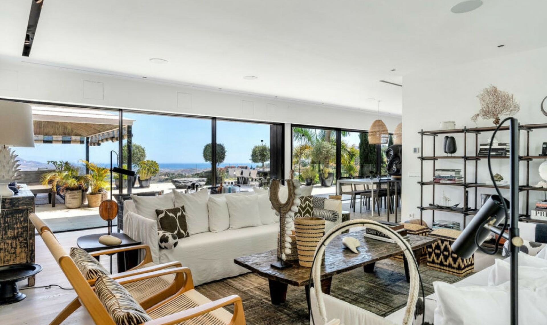 Resale - House -
La Mairena