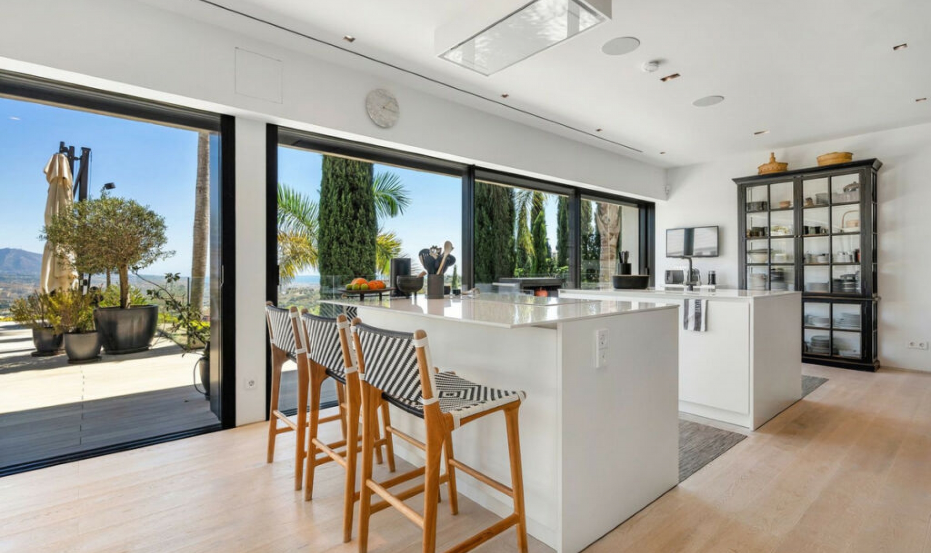 Resale - House -
La Mairena