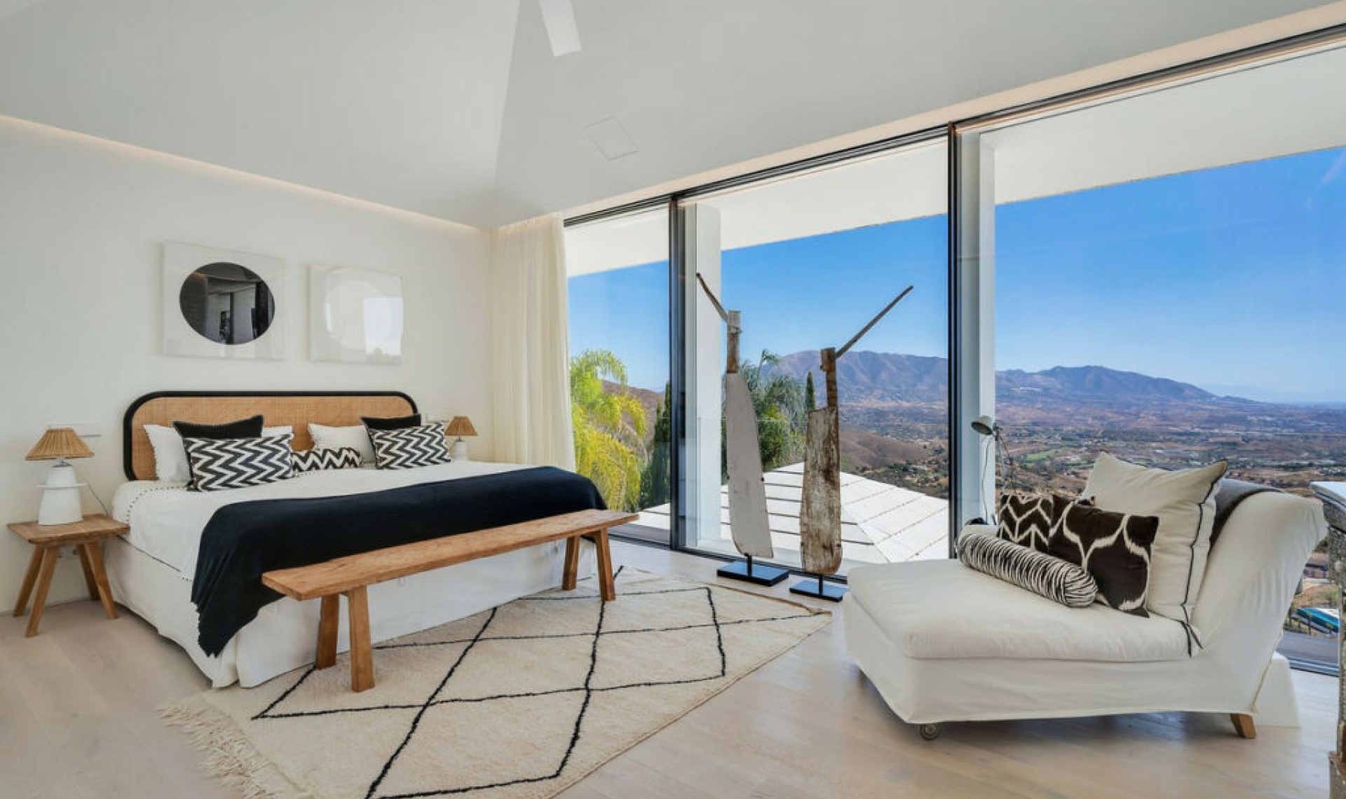 Resale - House -
La Mairena