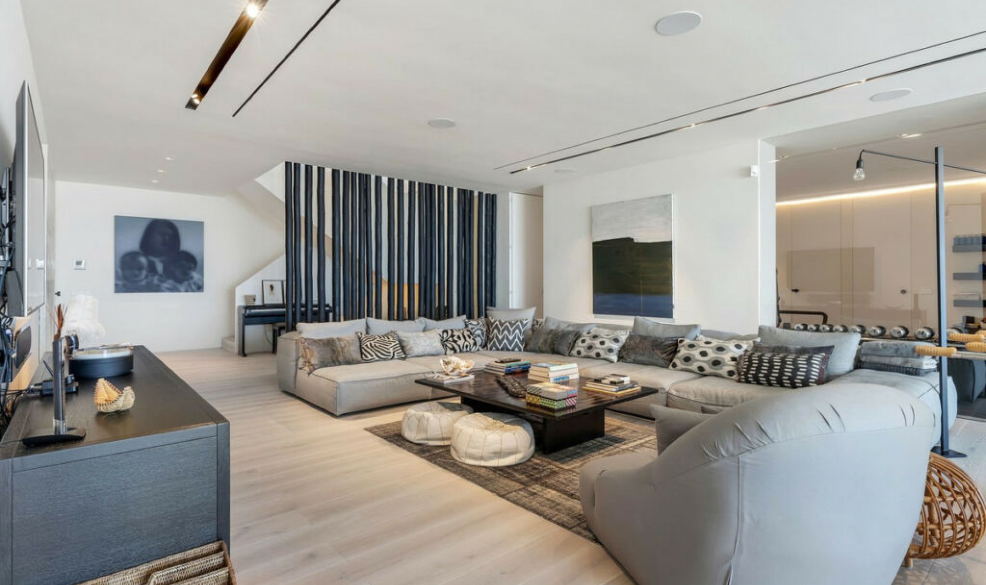 Resale - House -
La Mairena