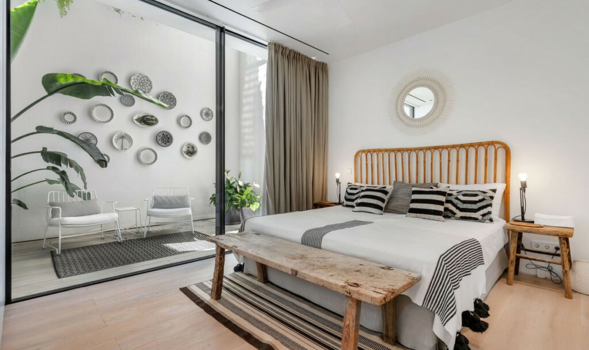 Resale - House -
La Mairena