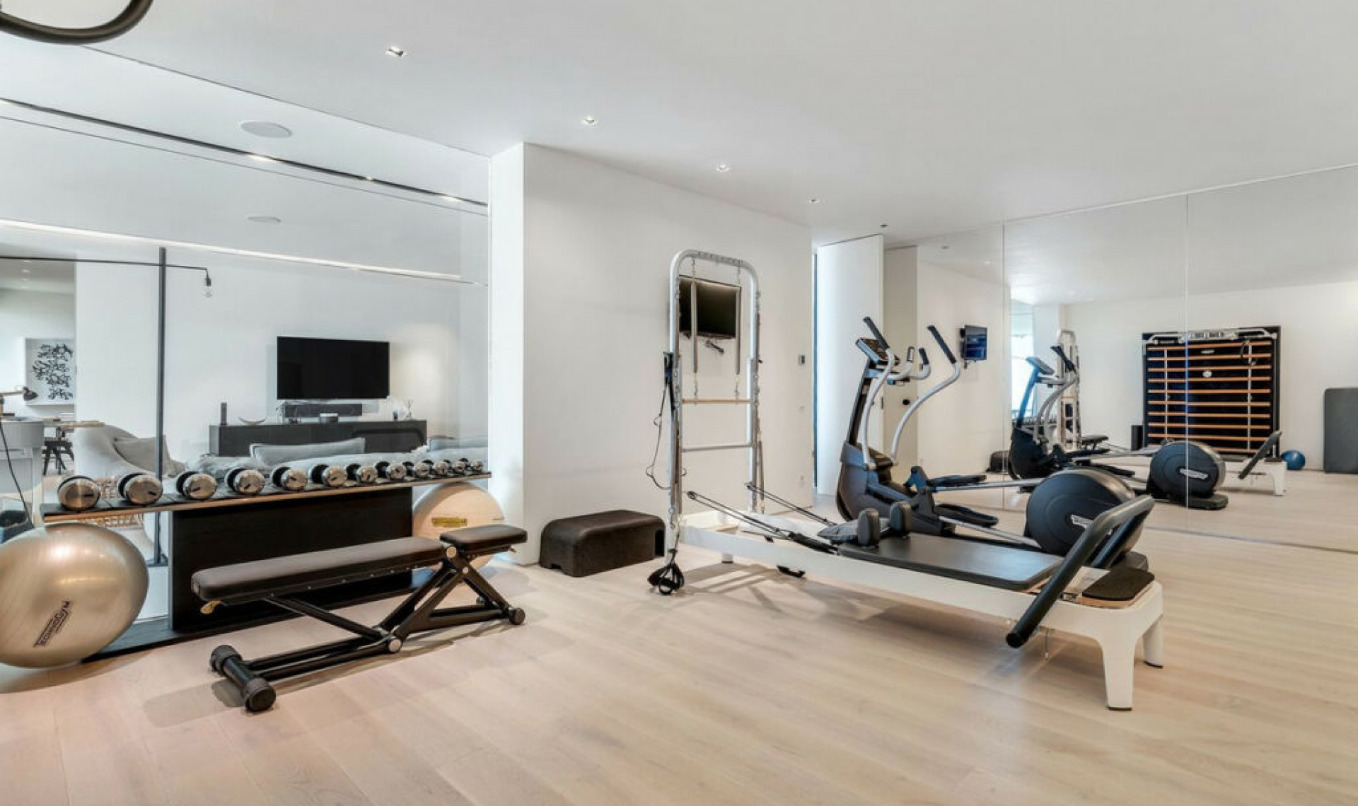 Resale - House -
La Mairena