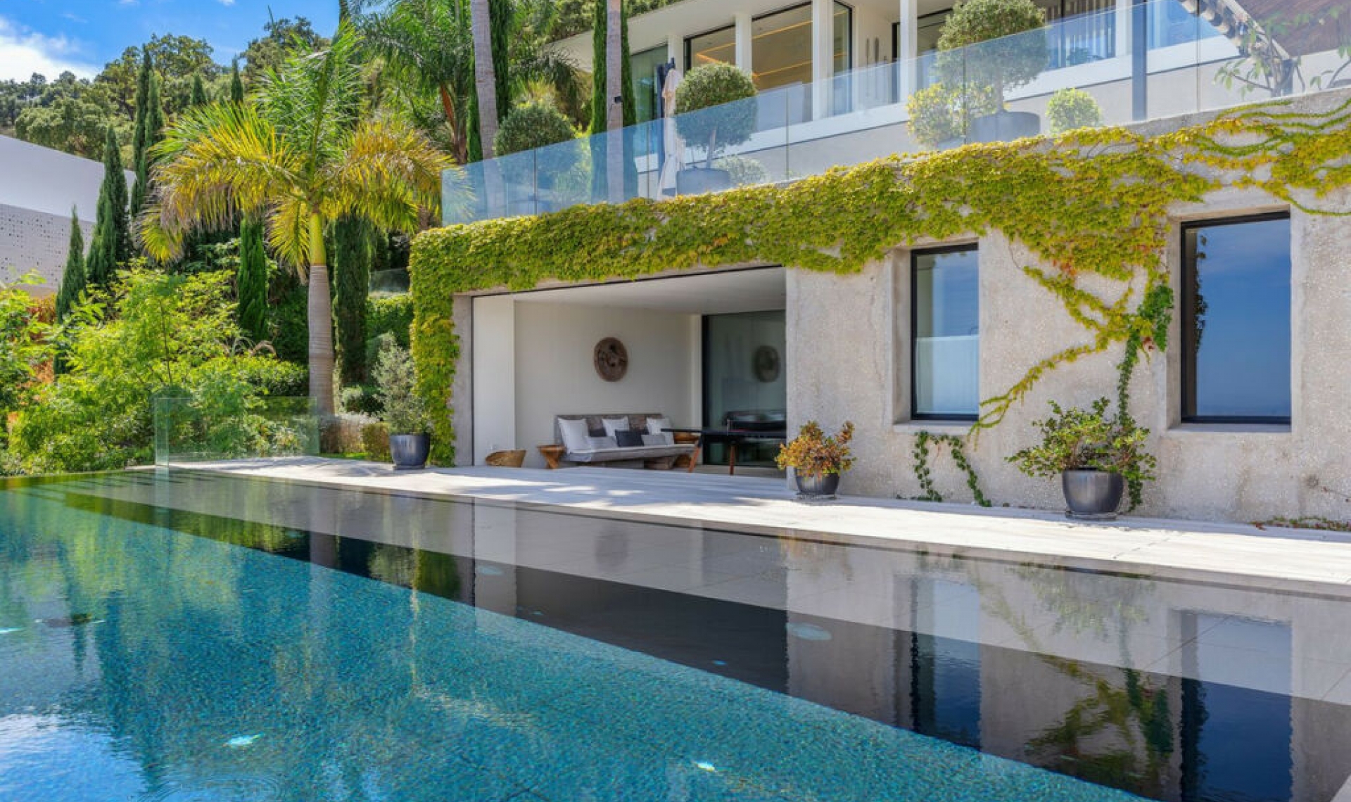 Resale - House -
La Mairena