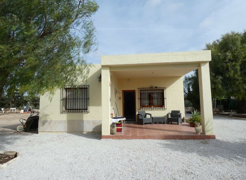 Resale - House -
La Marina