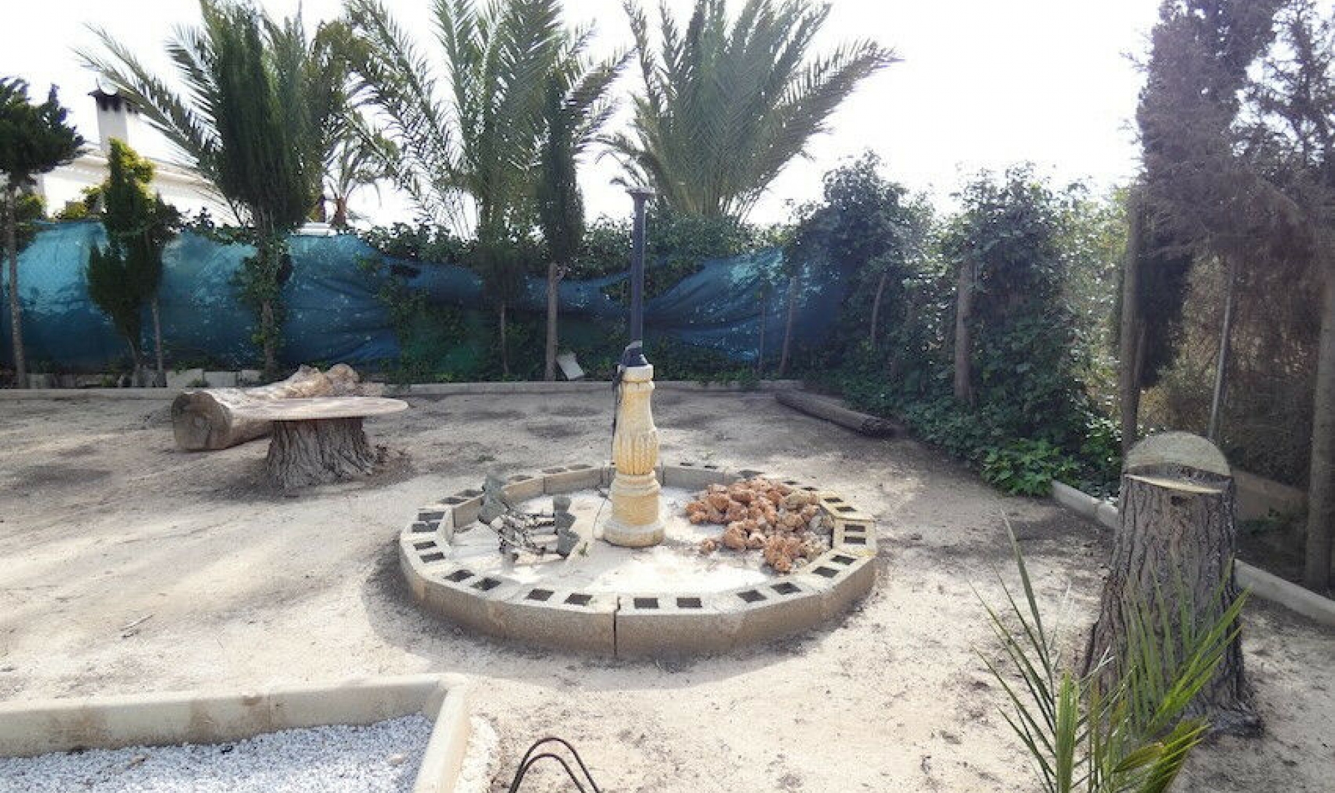 Resale - House -
La Marina