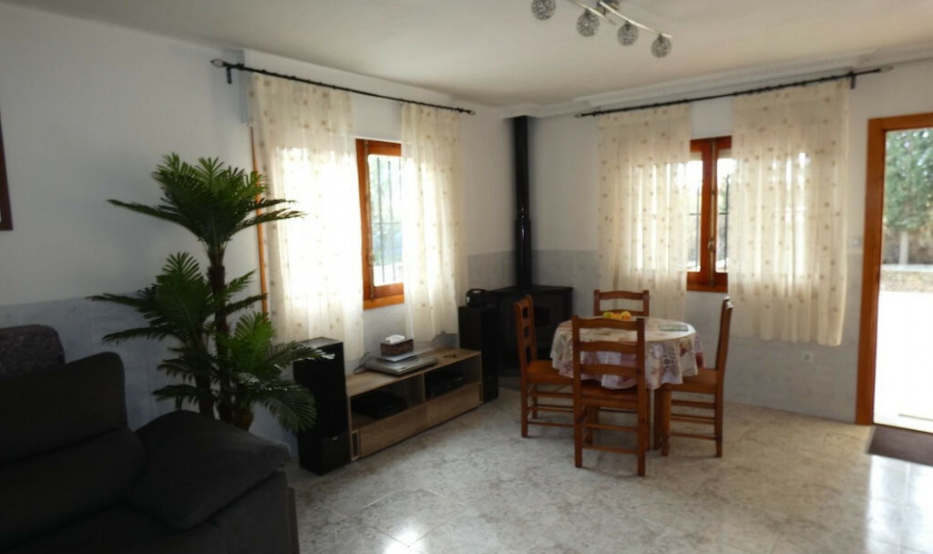 Resale - House -
La Marina