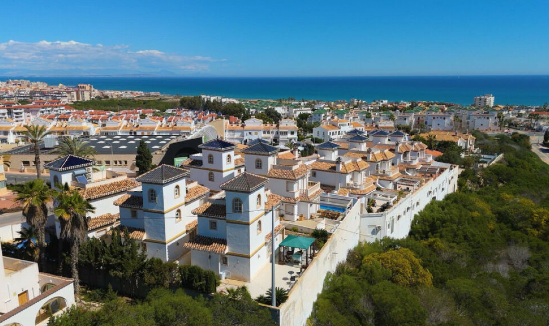 Resale - House -
La Mata