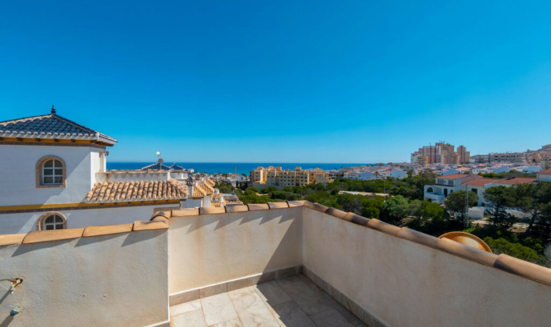 Resale - House -
La Mata