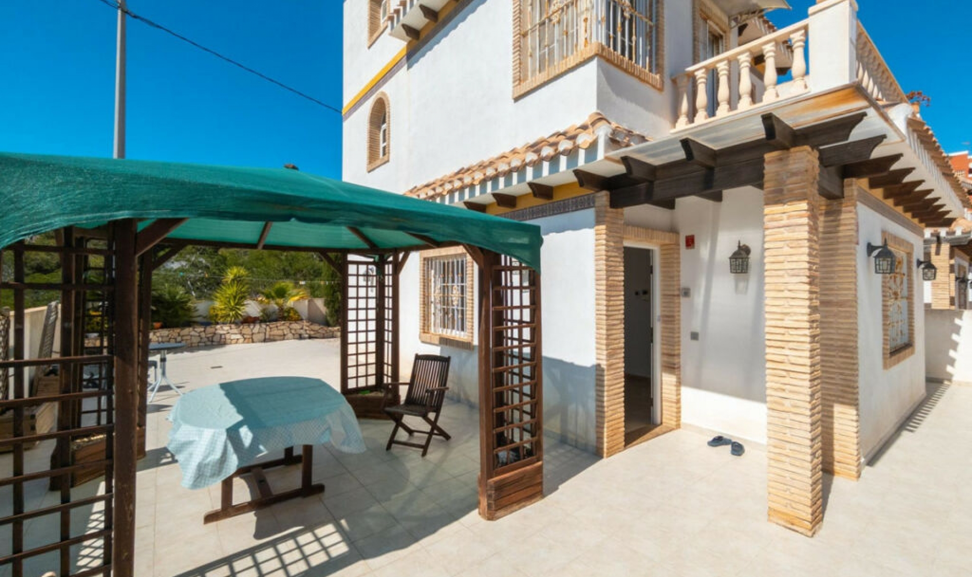 Resale - House -
La Mata