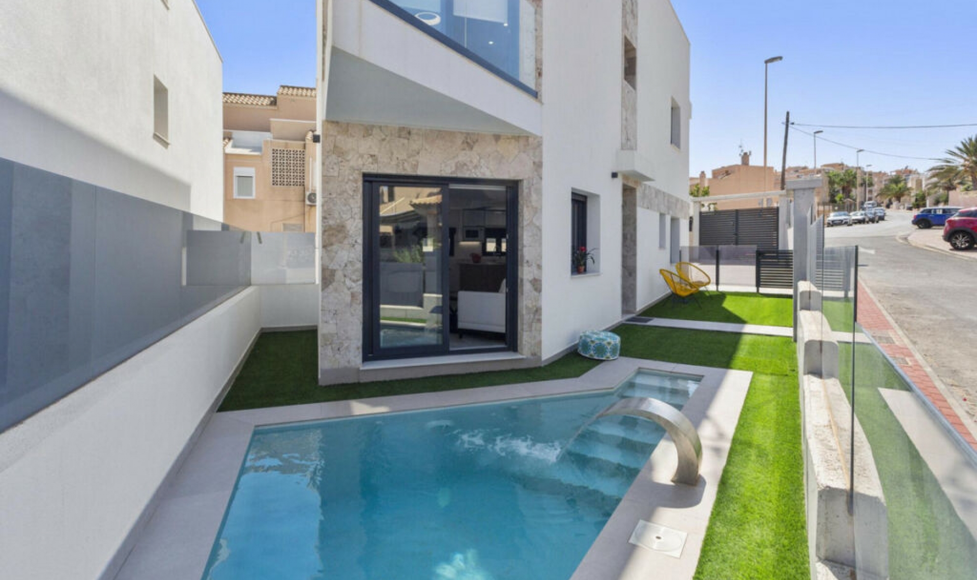 Resale - House -
La Mata