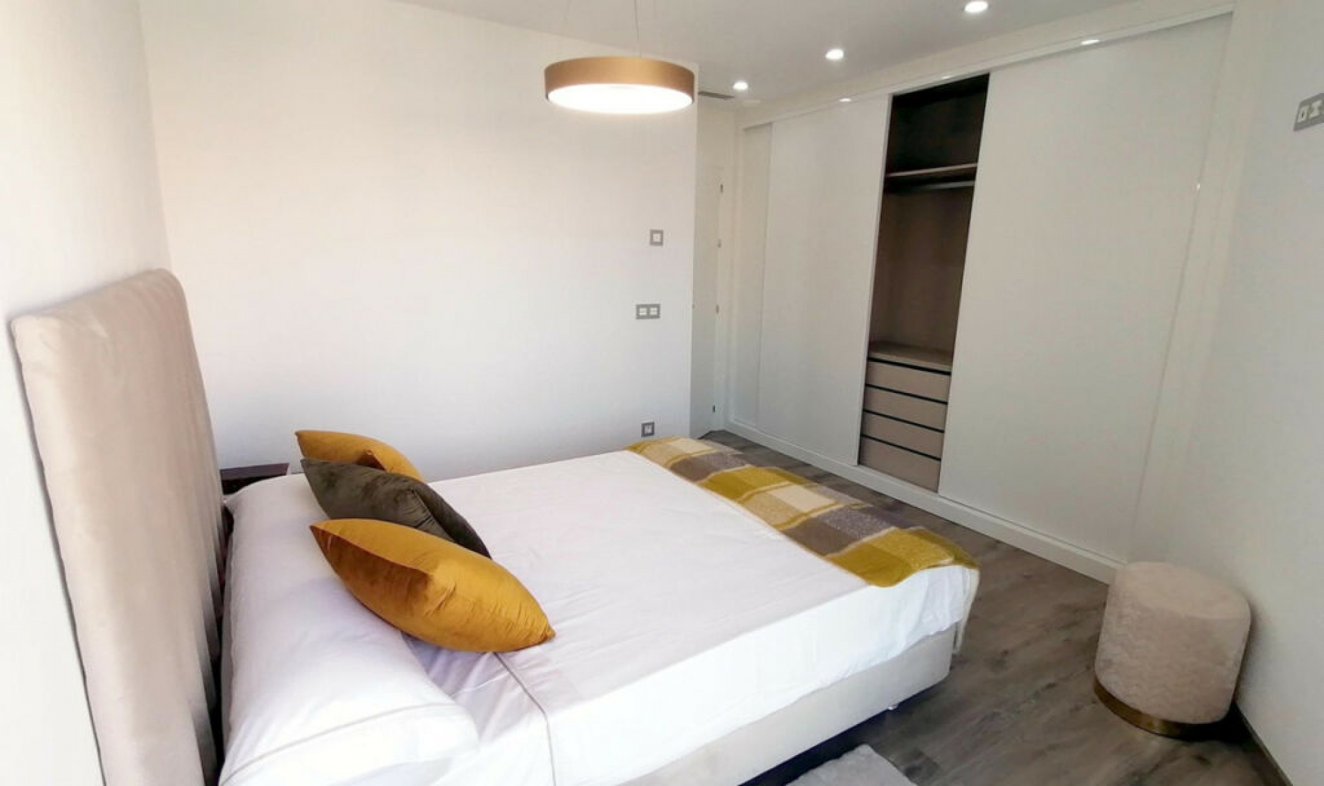 Resale - House -
La Mata