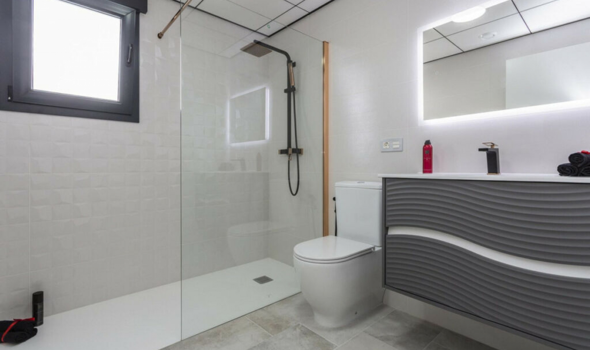 Resale - House -
La Mata