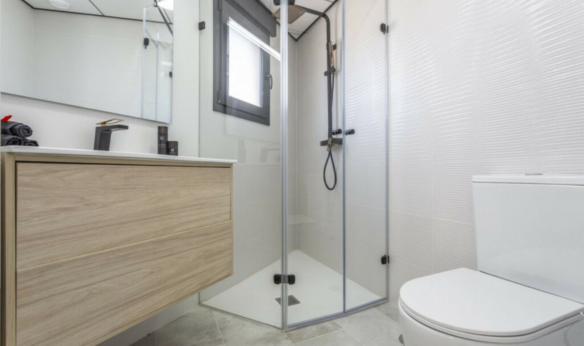 Resale - House -
La Mata