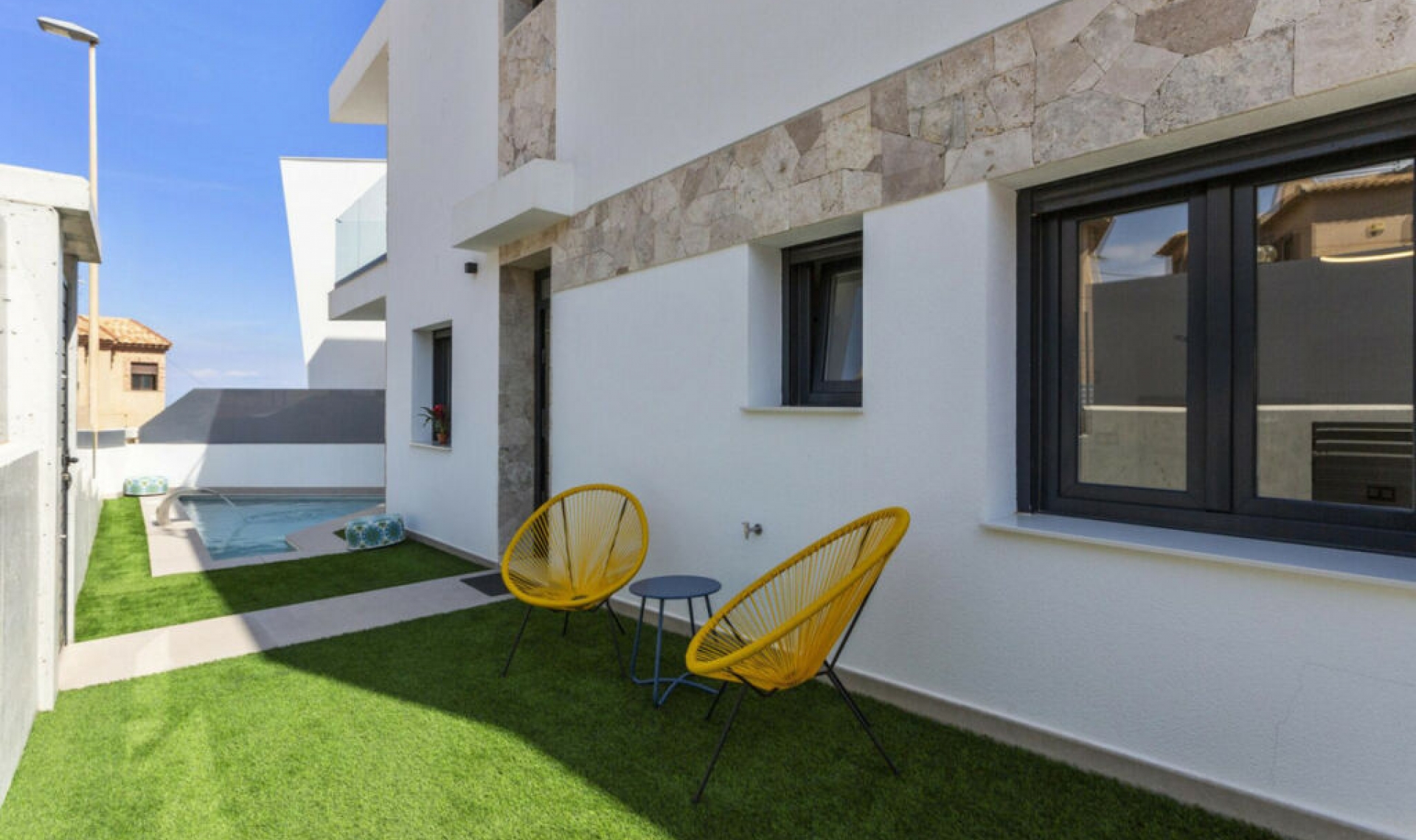 Resale - House -
La Mata