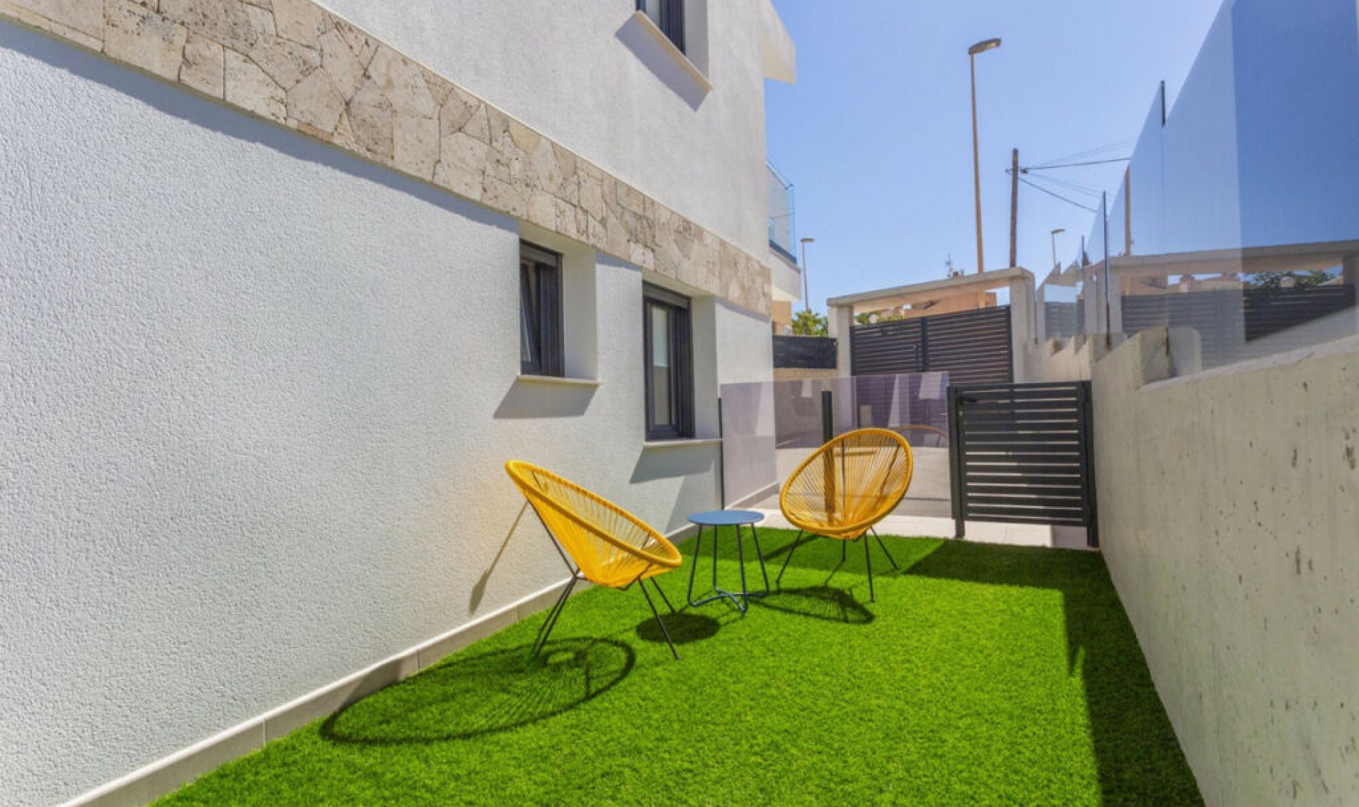 Resale - House -
La Mata