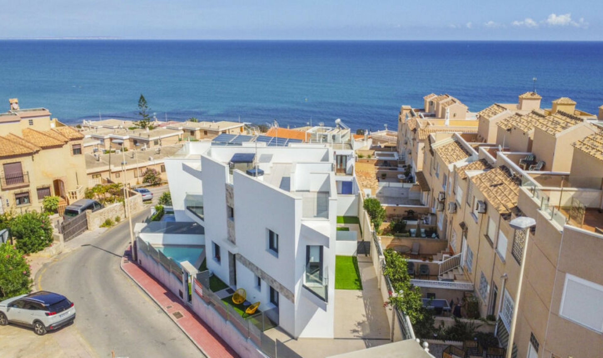 Resale - House -
La Mata