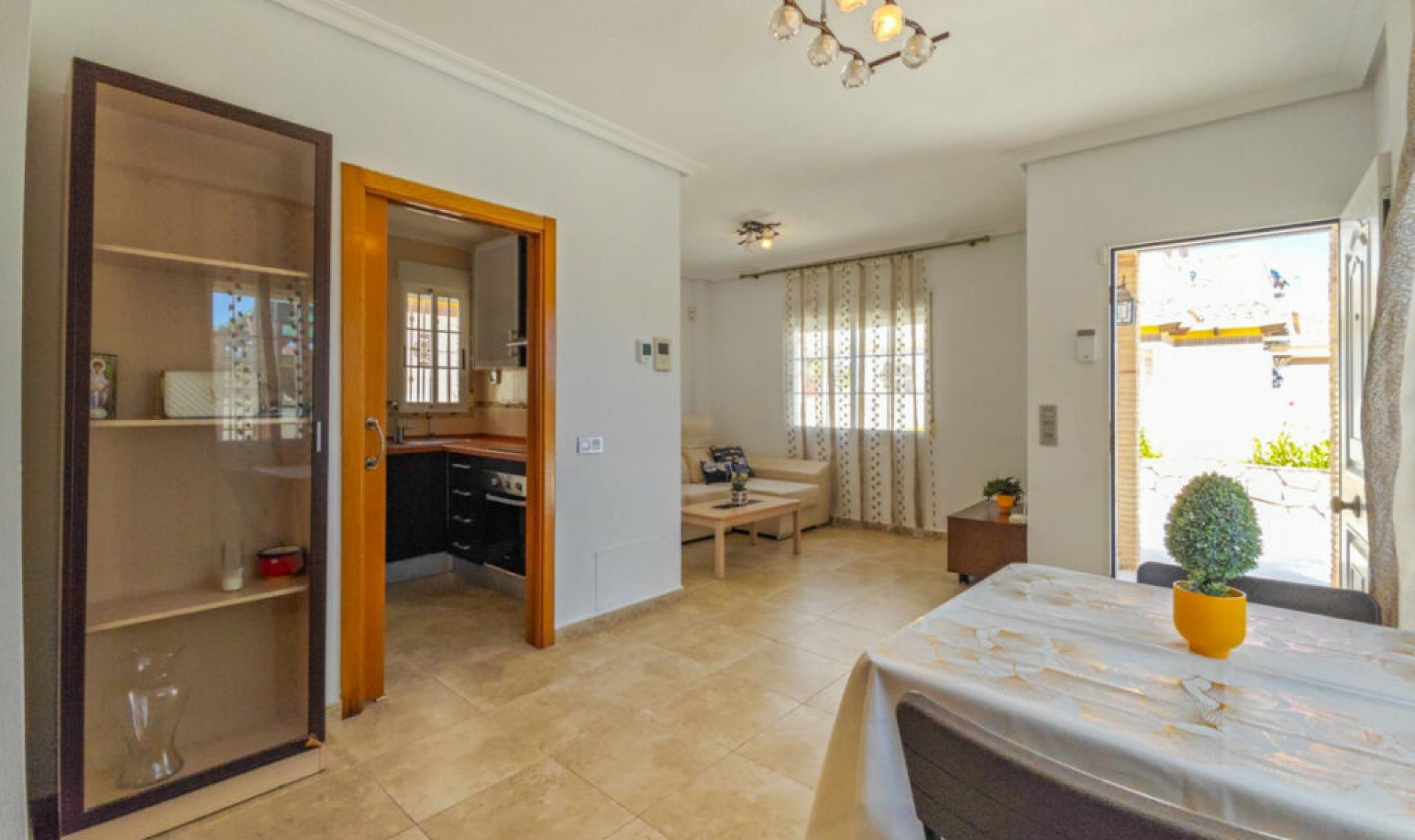 Resale - House -
La Mata