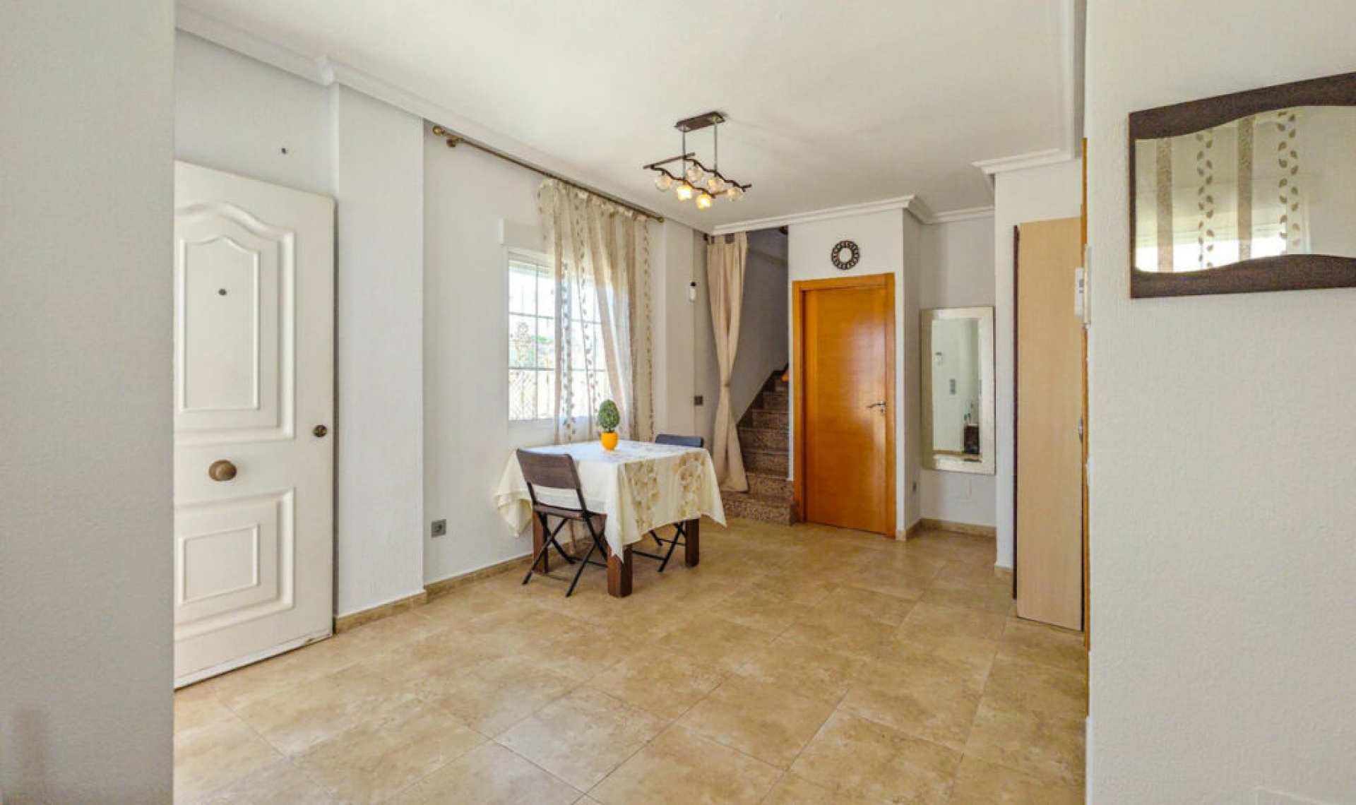 Resale - House -
La Mata