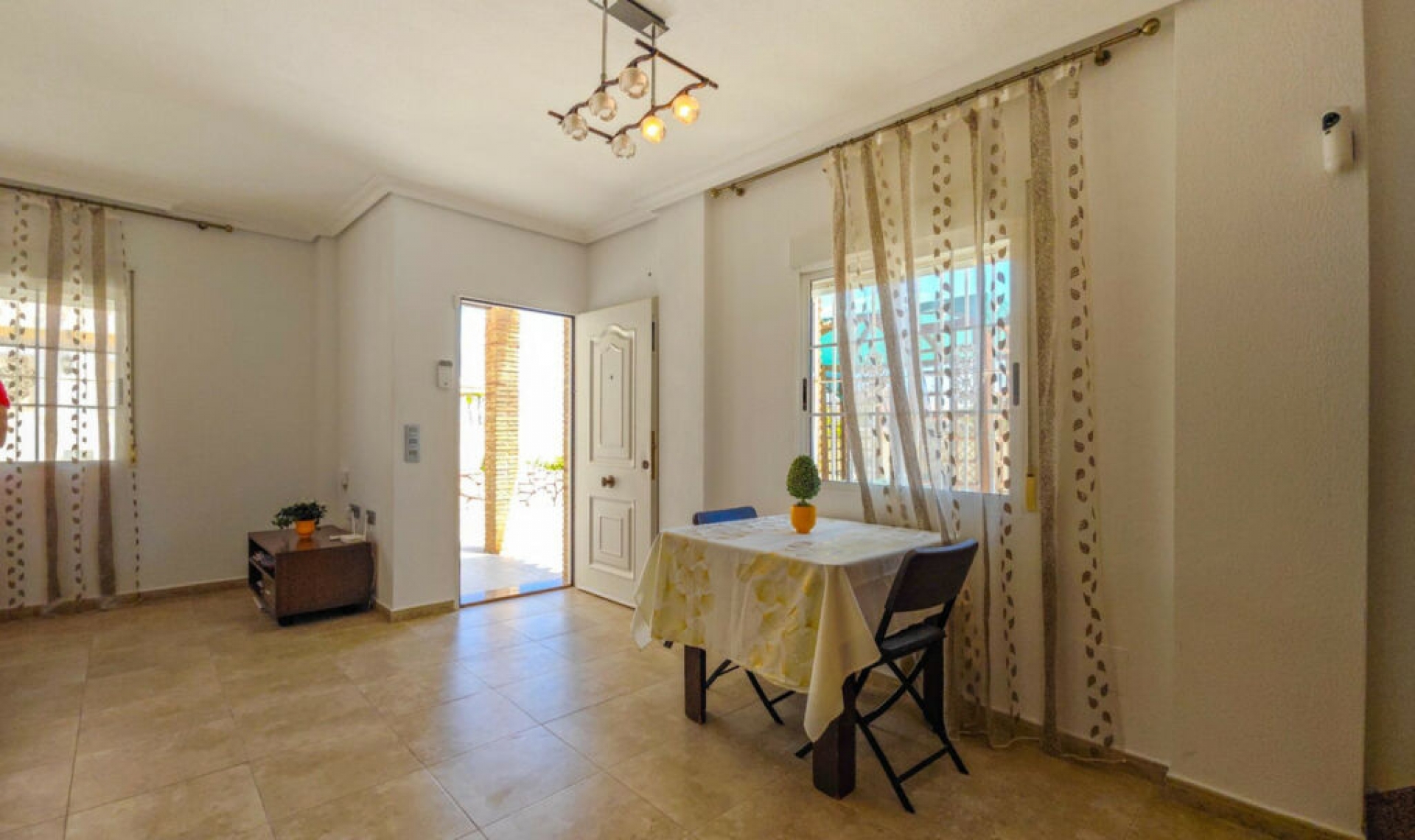 Resale - House -
La Mata