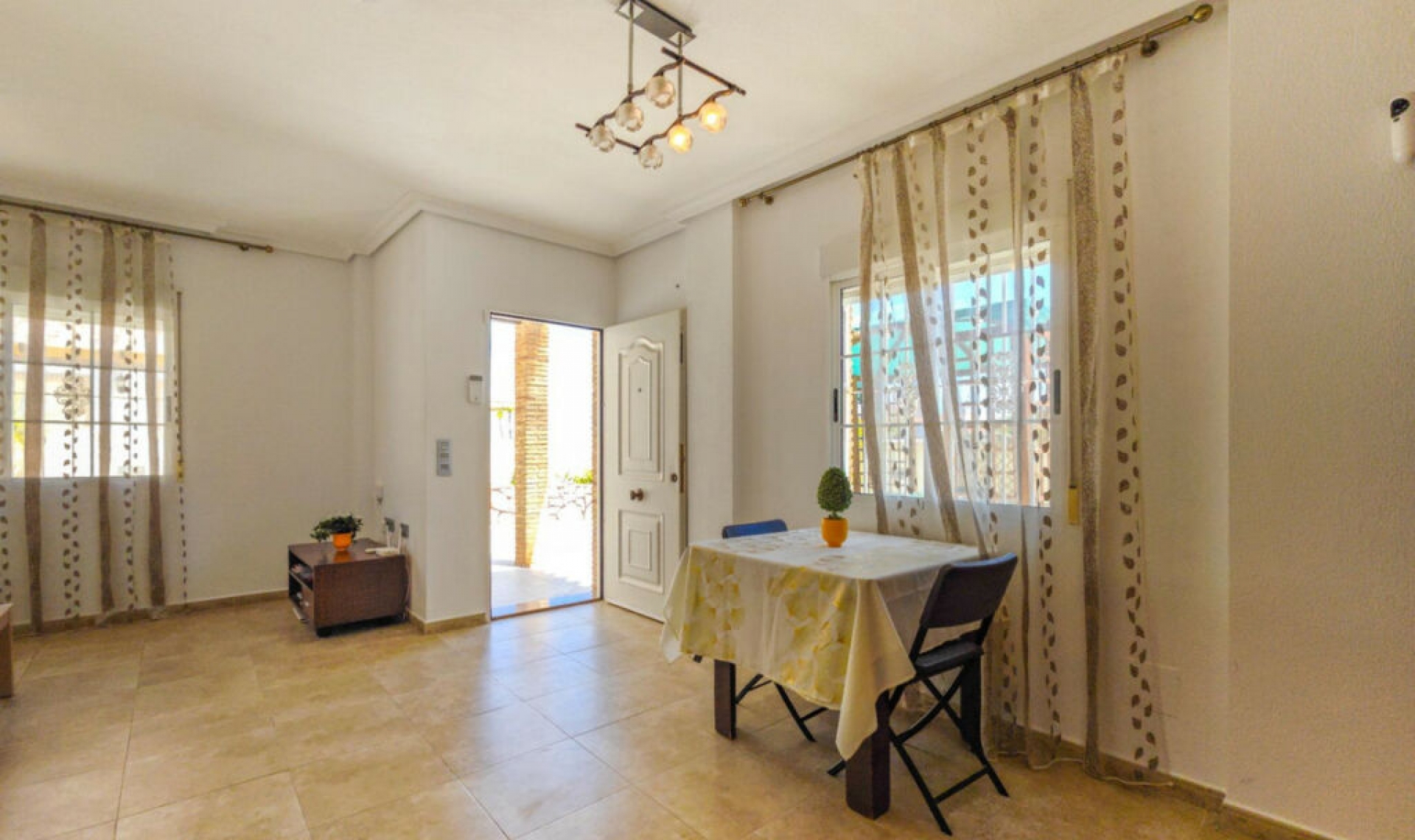 Resale - House -
La Mata