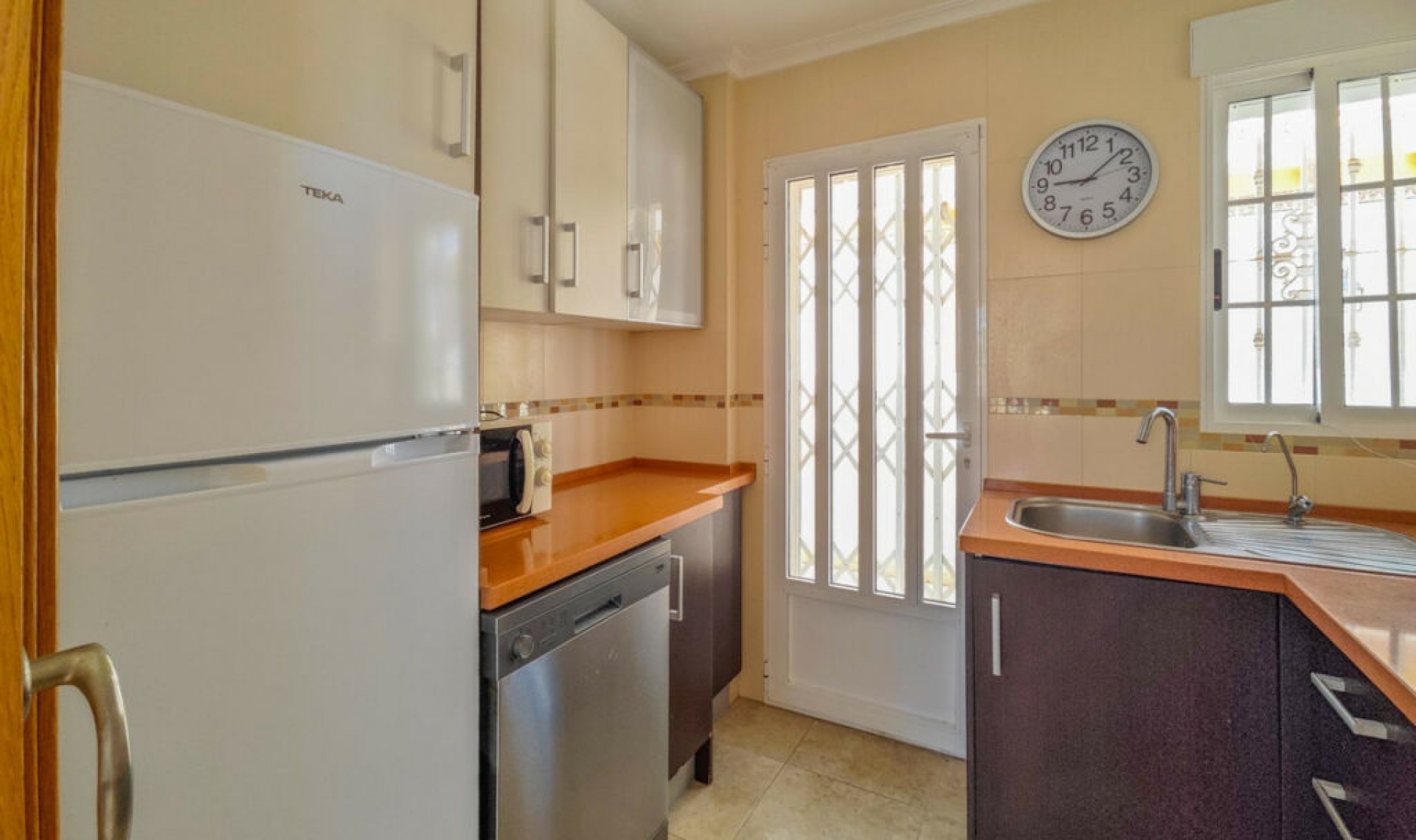 Resale - House -
La Mata