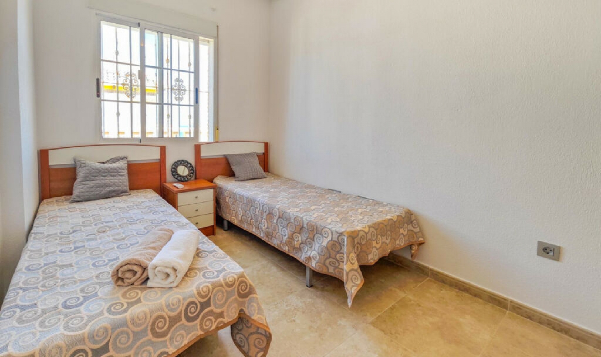 Resale - House -
La Mata