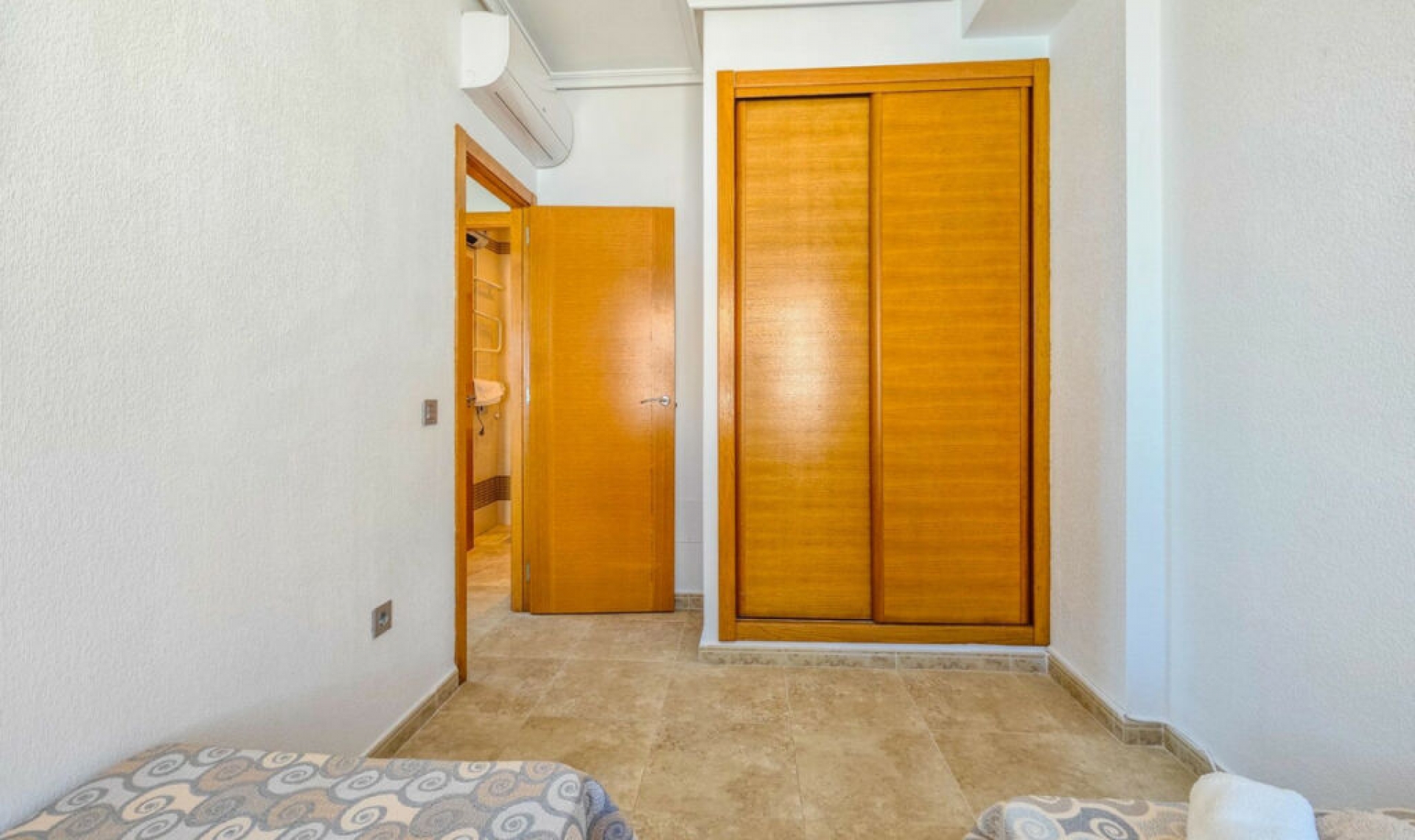 Resale - House -
La Mata