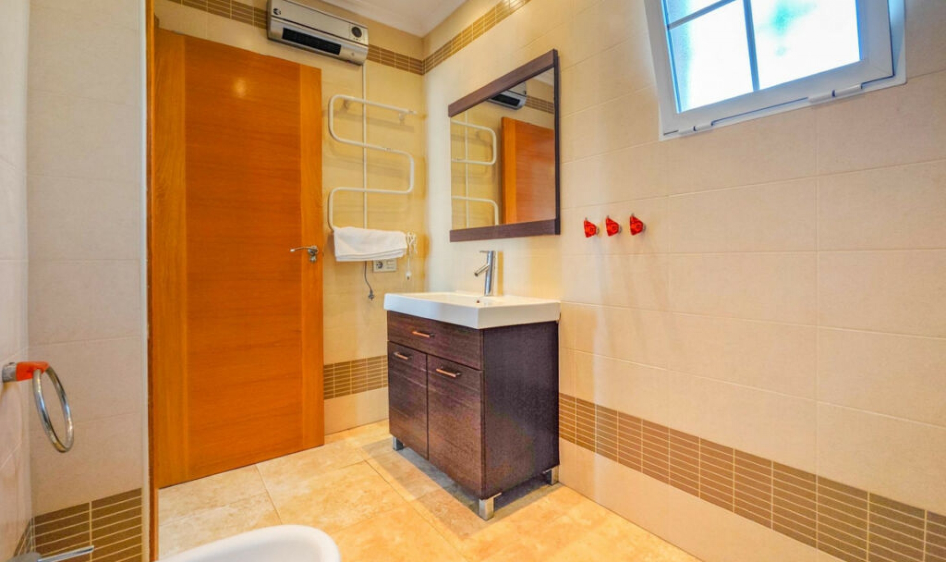 Resale - House -
La Mata