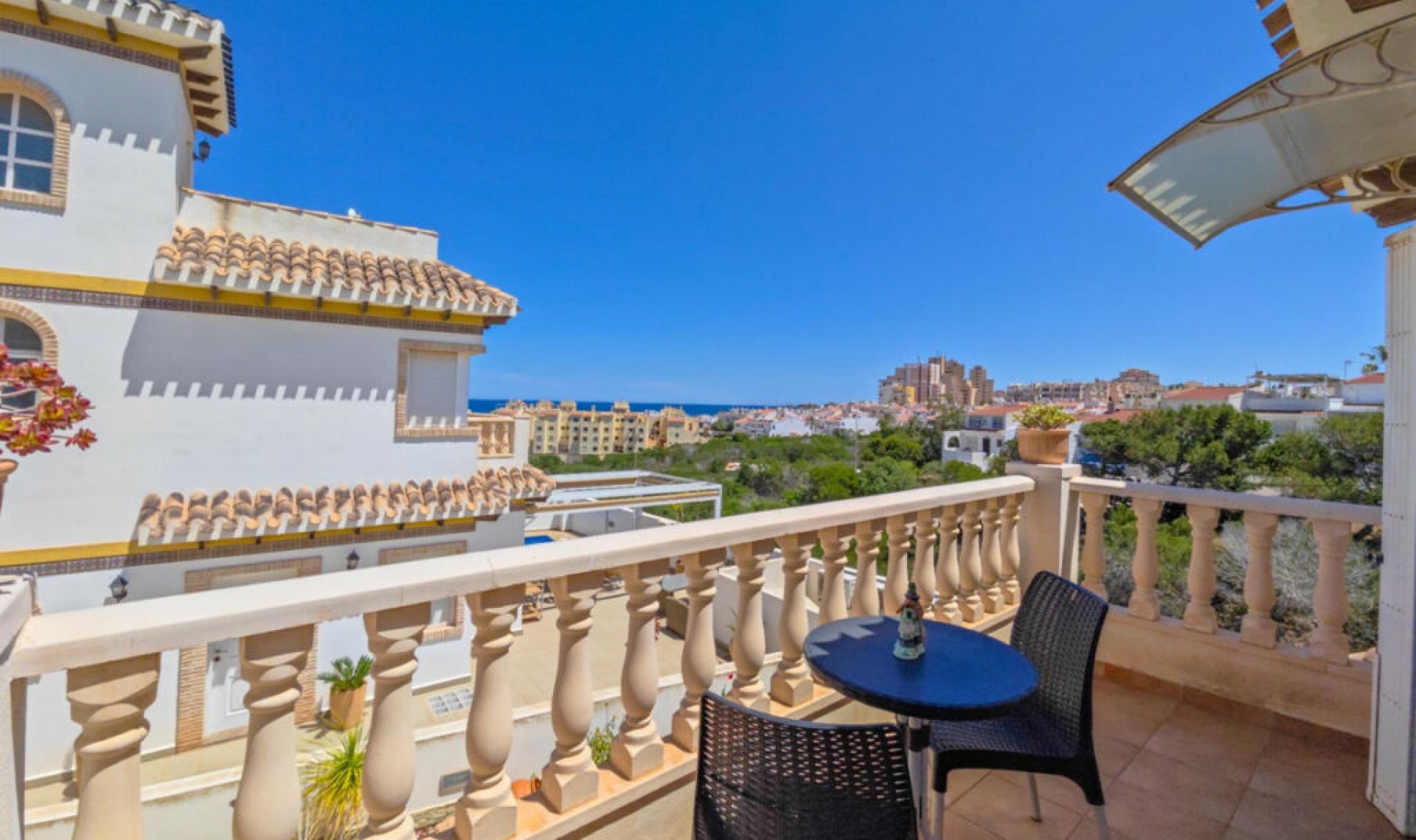 Resale - House -
La Mata