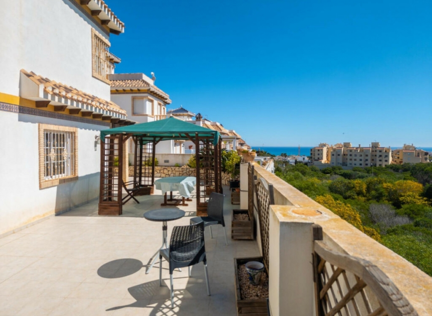 Resale - House -
La Mata
