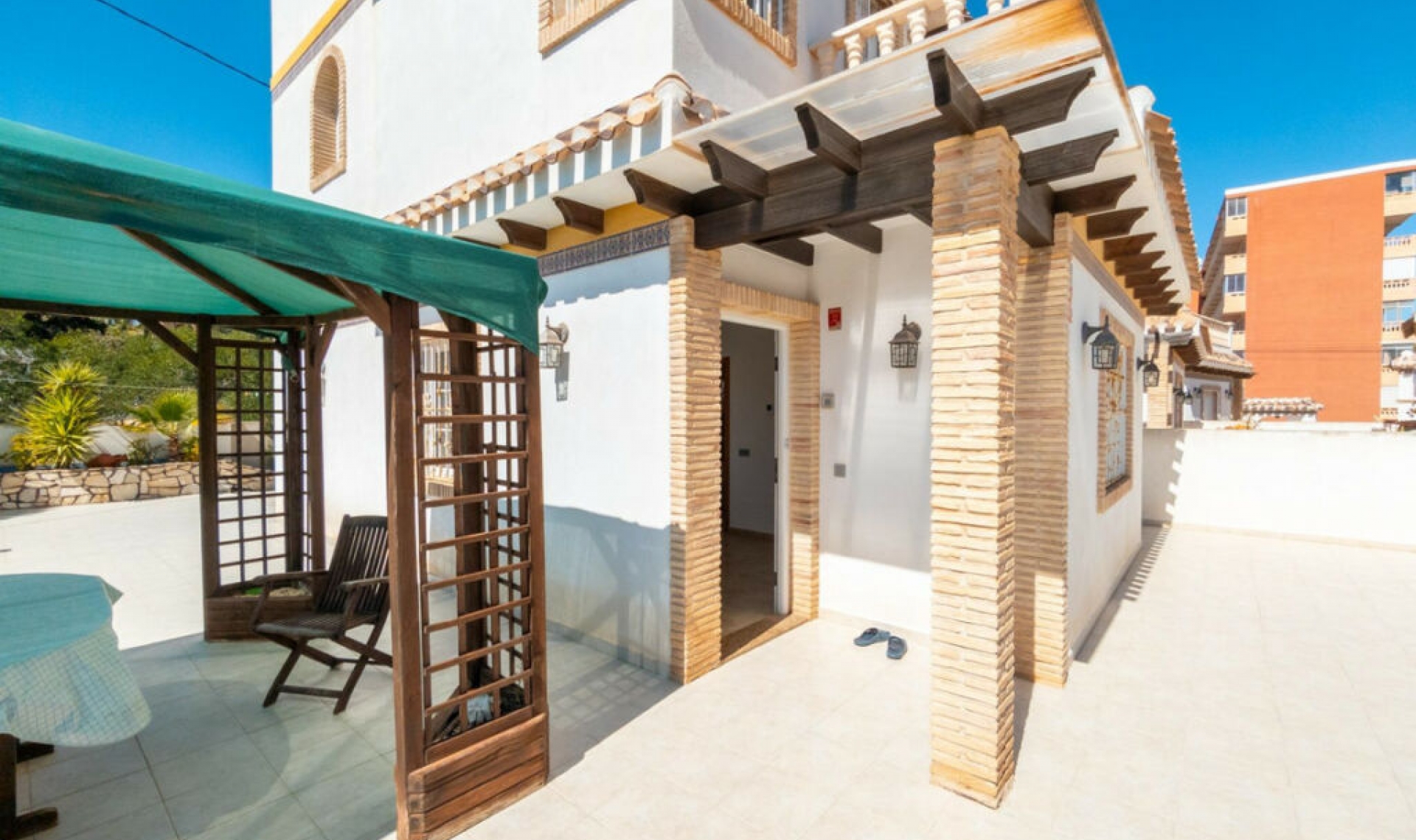 Resale - House -
La Mata