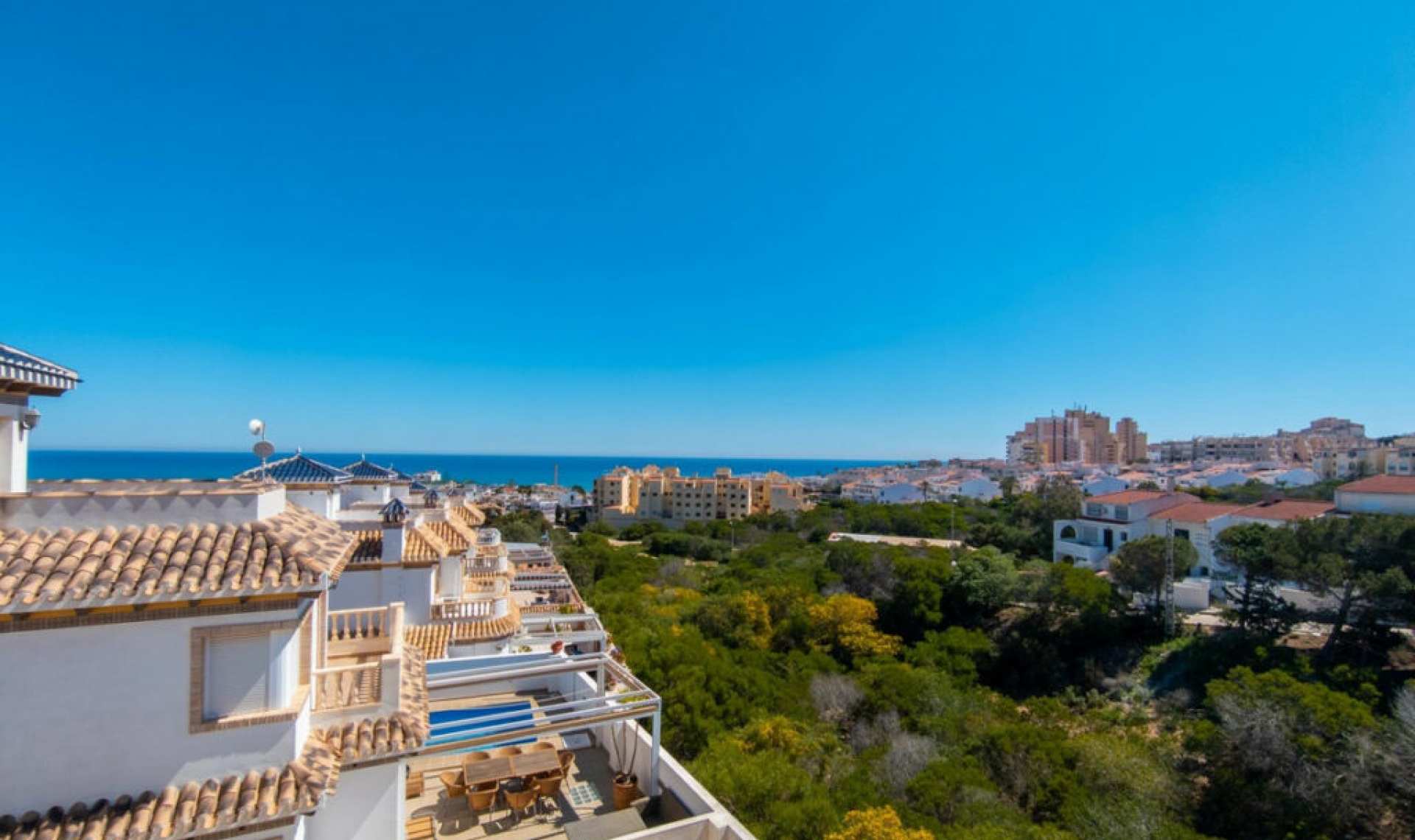 Resale - House -
La Mata