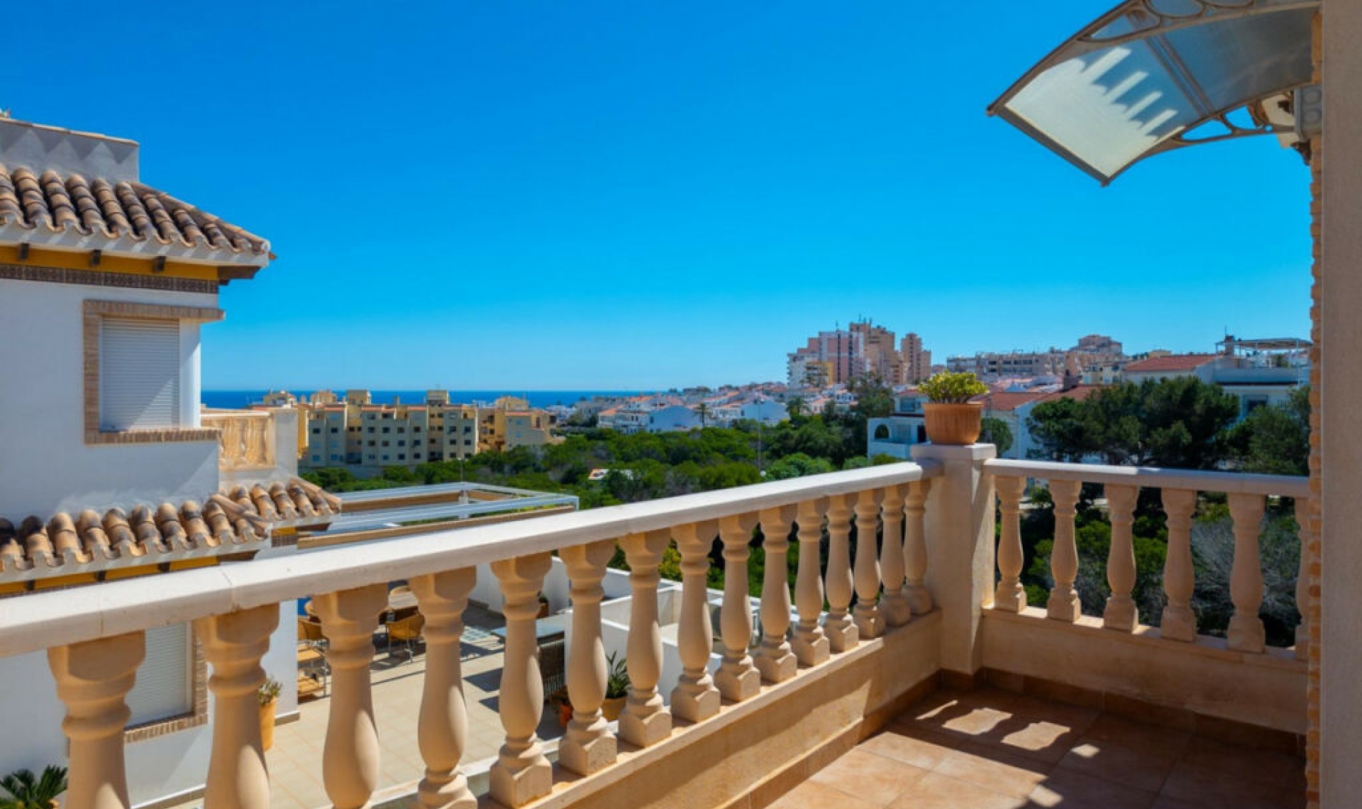 Resale - House -
La Mata