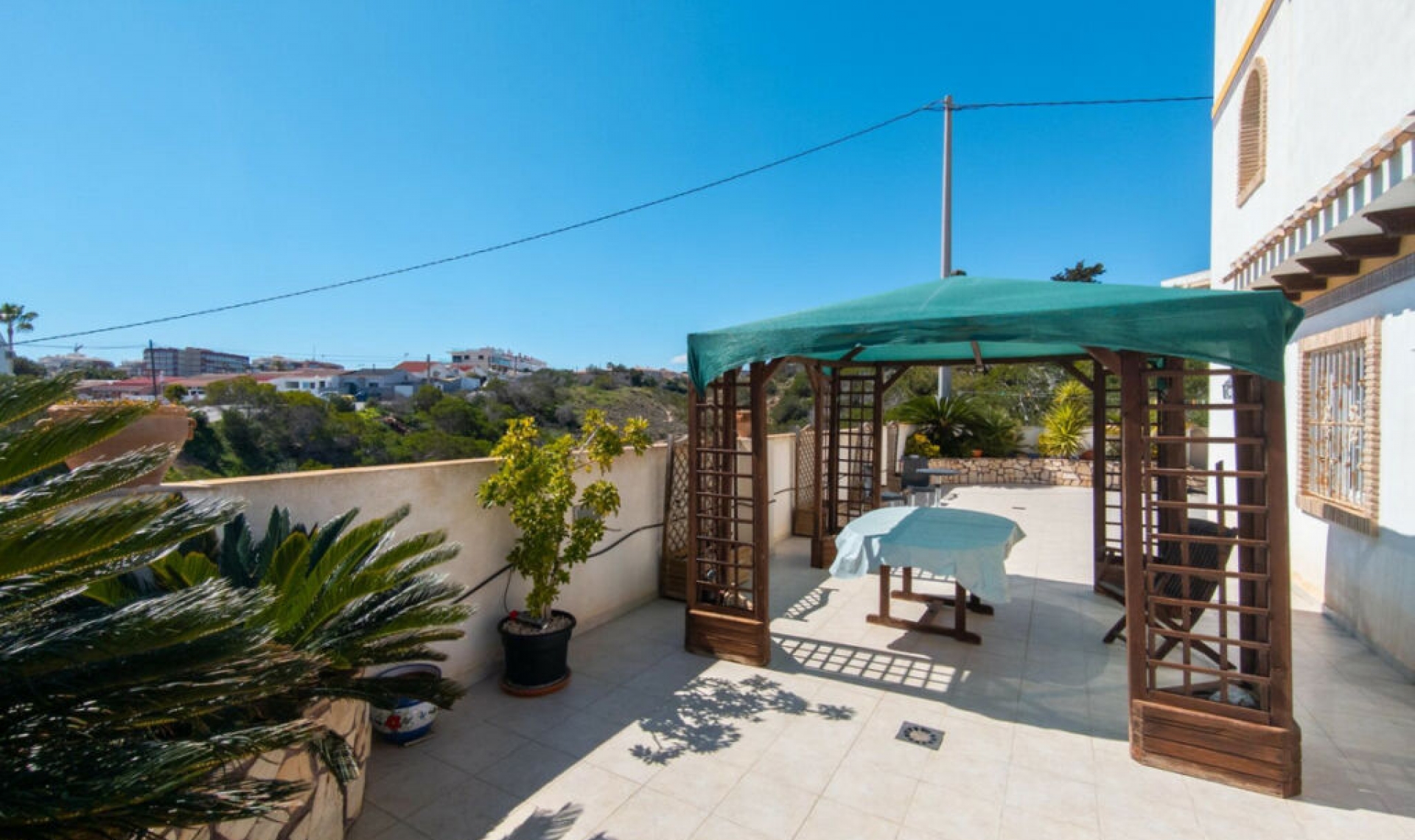 Resale - House -
La Mata