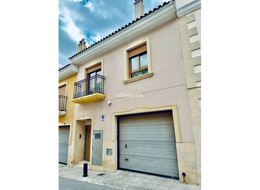 Resale - House -
La Nucía