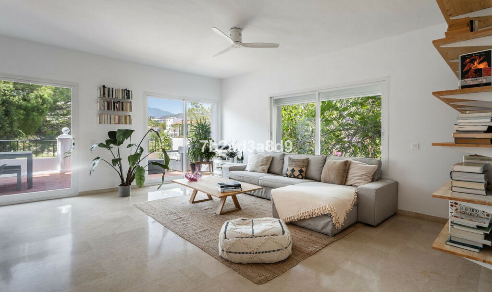 Resale - House -
La Quinta