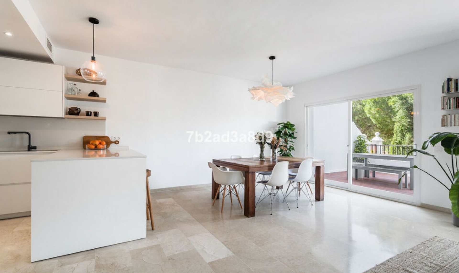 Resale - House -
La Quinta