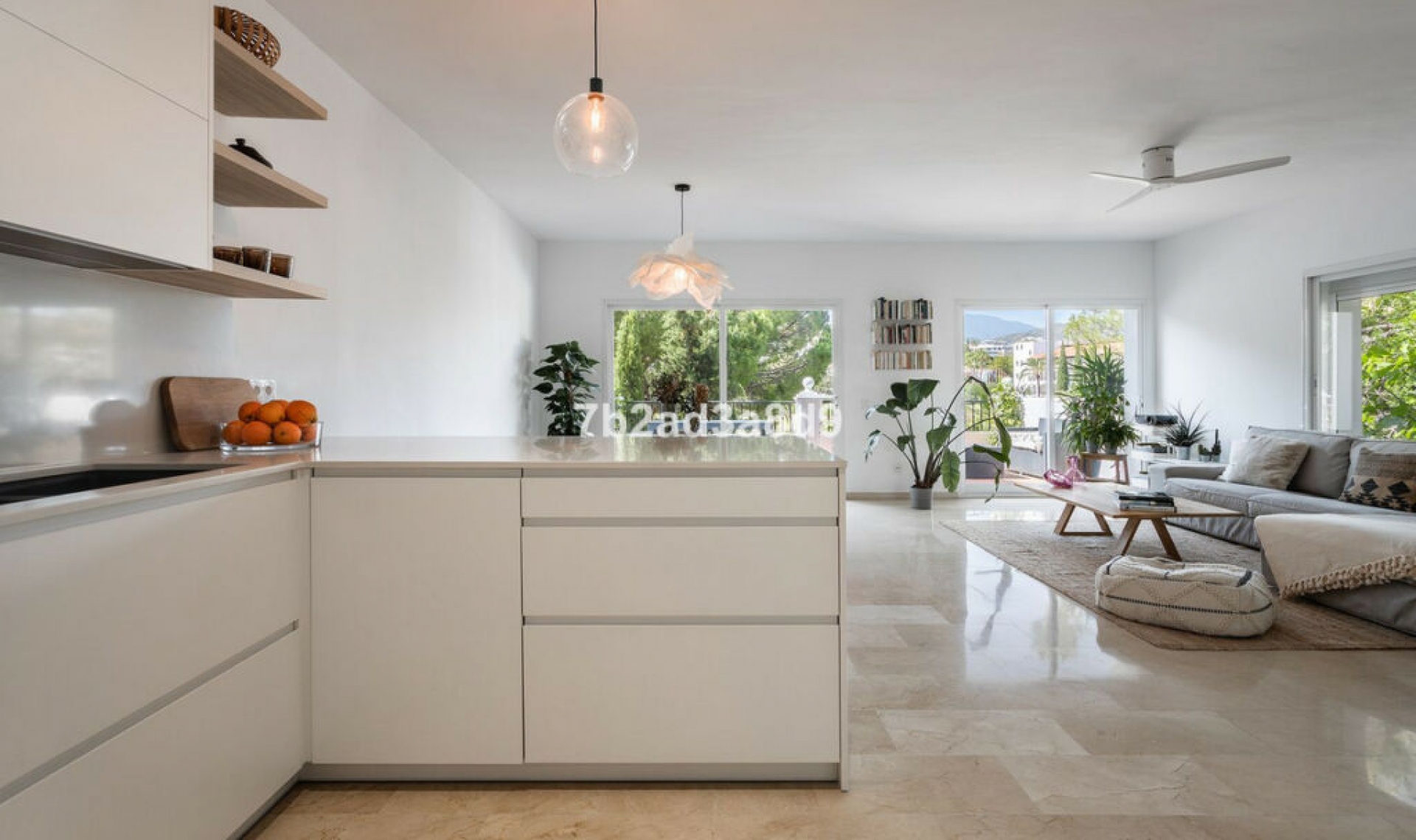 Resale - House -
La Quinta