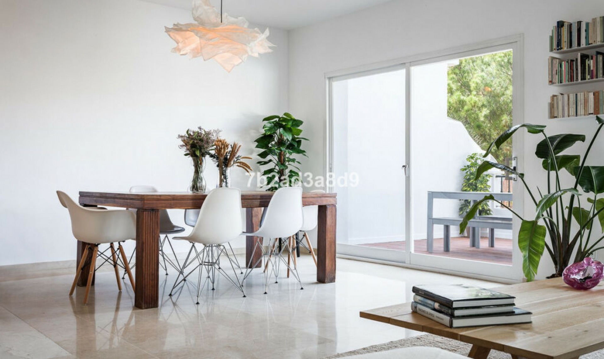 Resale - House -
La Quinta