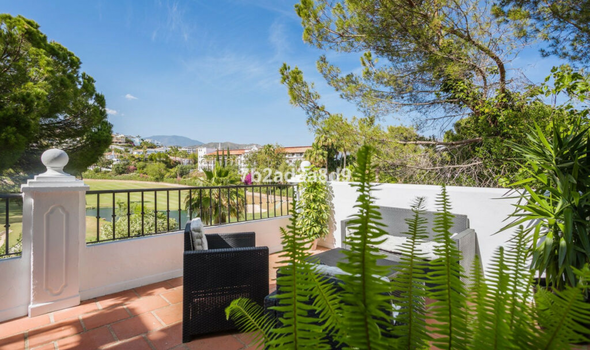 Resale - House -
La Quinta