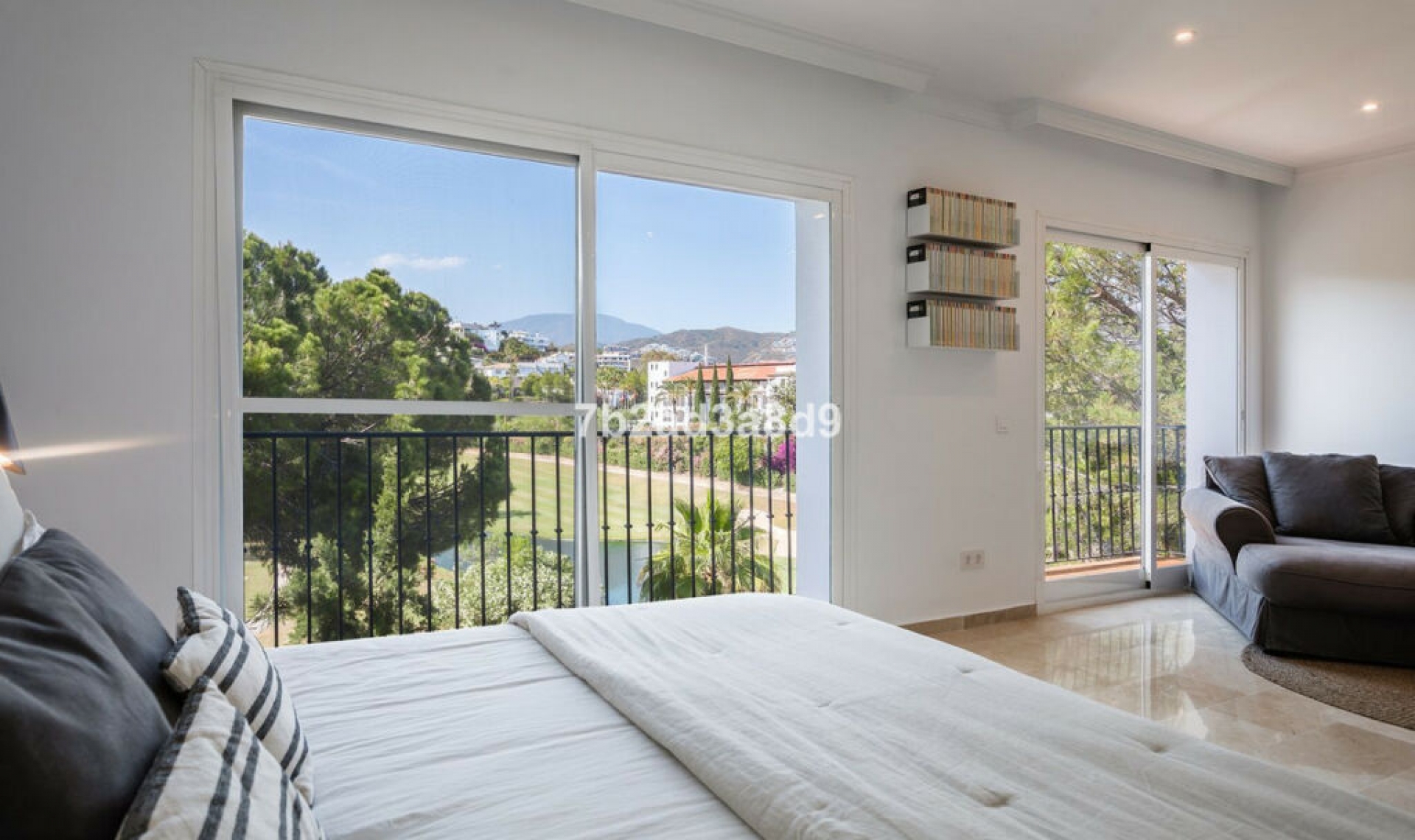 Resale - House -
La Quinta