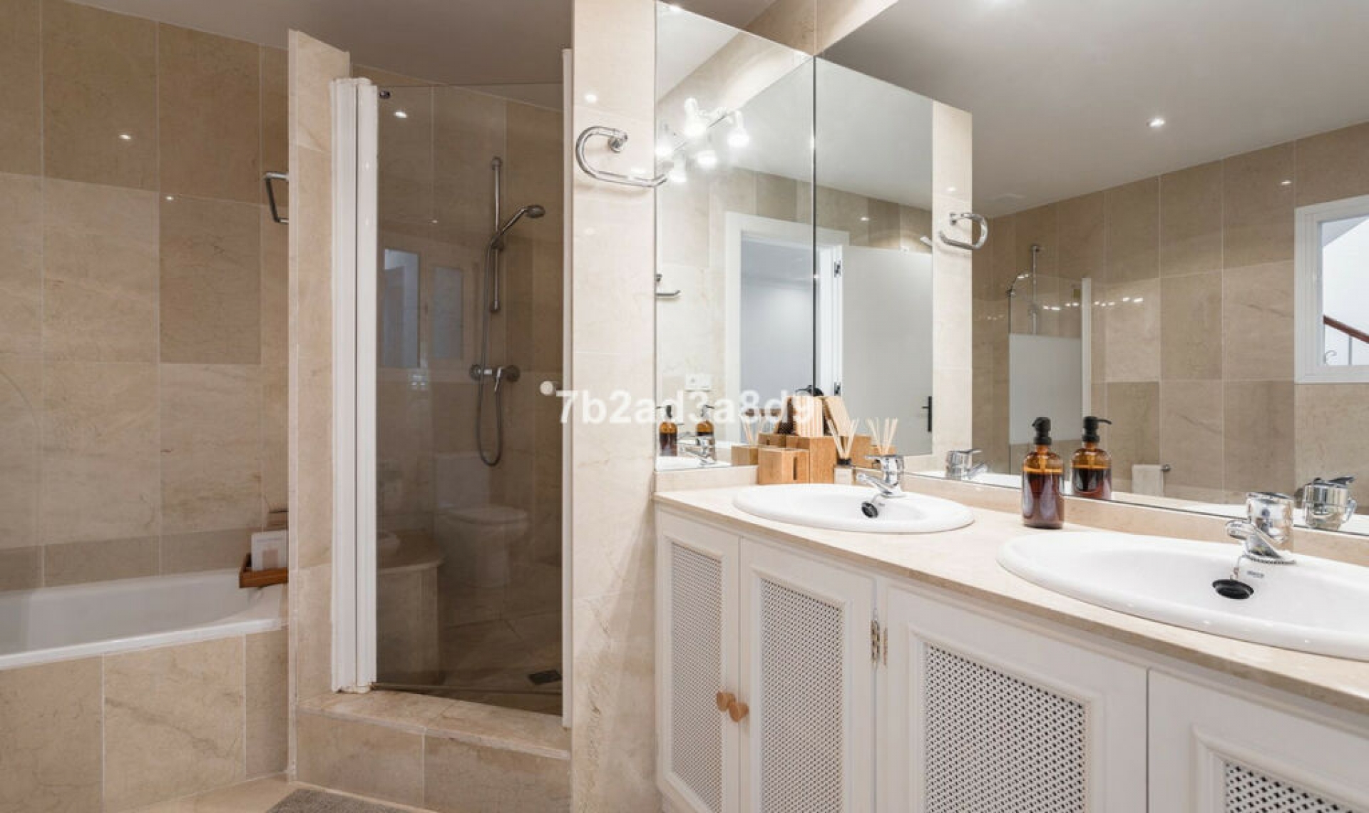 Resale - House -
La Quinta