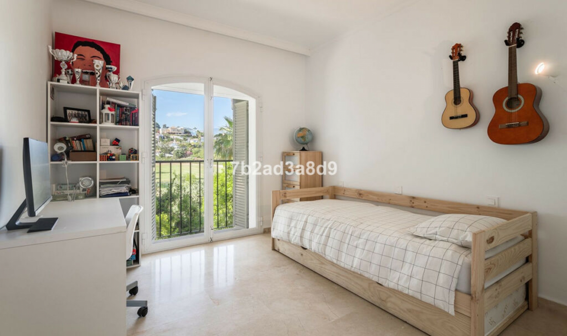 Resale - House -
La Quinta